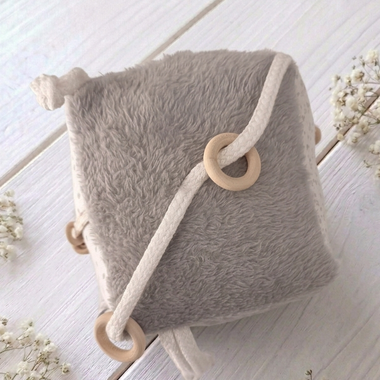 Cubo de Actividad Sensorial "Pui"