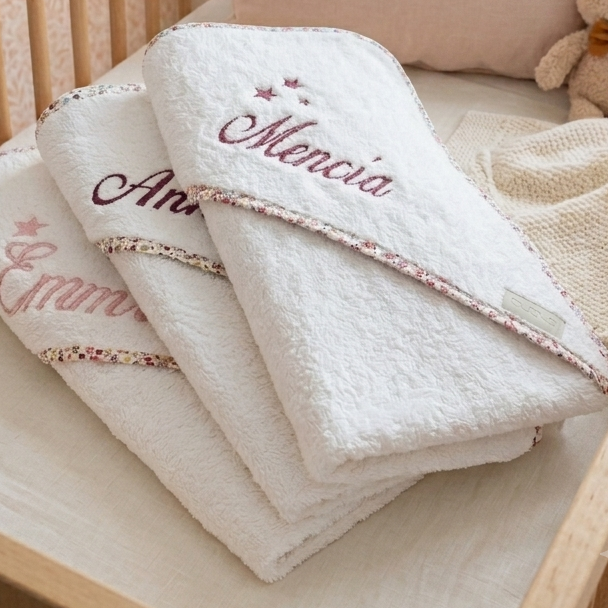 Capas de Baño con Bies de  Flores