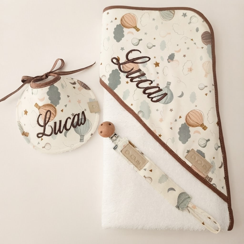 Set de Capa de baño + Babero + Chupetero Elio Personalizable