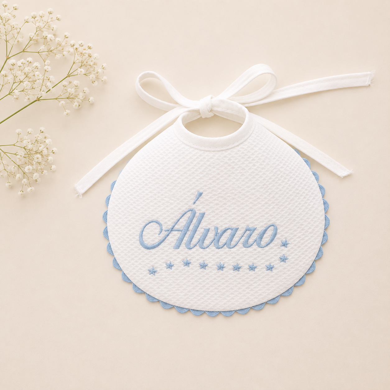 Babero en Piqué Blanco & Azul Estela Personalizable