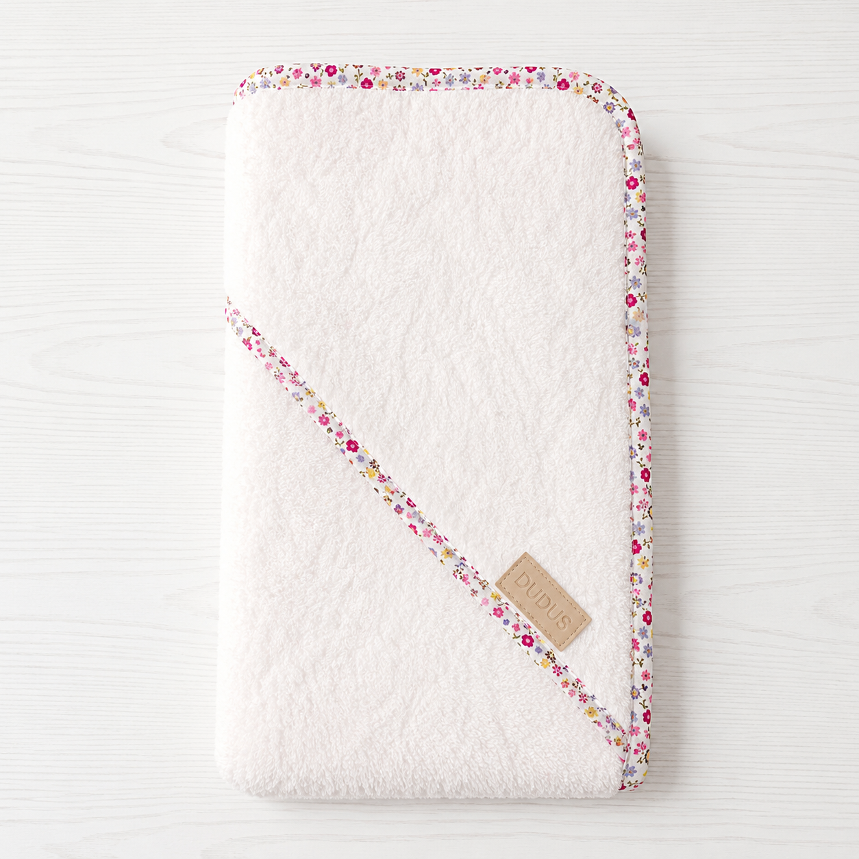 Capas de Baño con Bies de  Flores