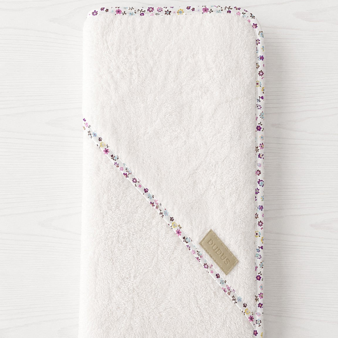 Capas de Baño con Bies de  Flores